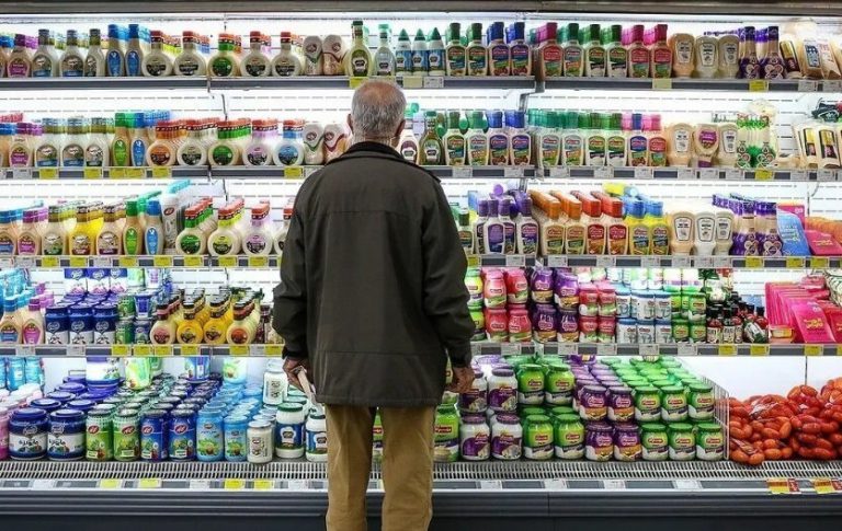 وضعیت نگران‌کننده؛ چرا ایرانیان هر روز فقیرتر می‌شوند؟